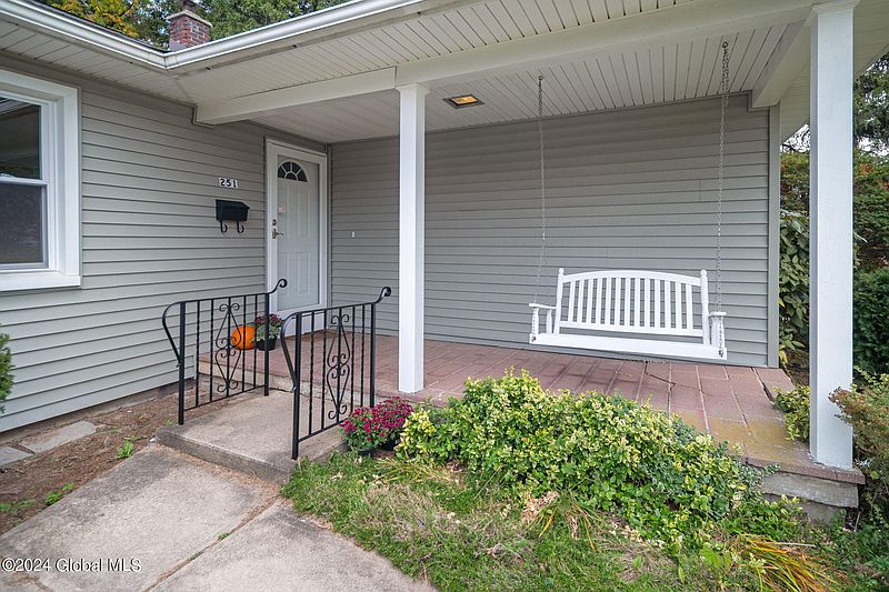 3rd image of 251 Woodlawn Avenue
