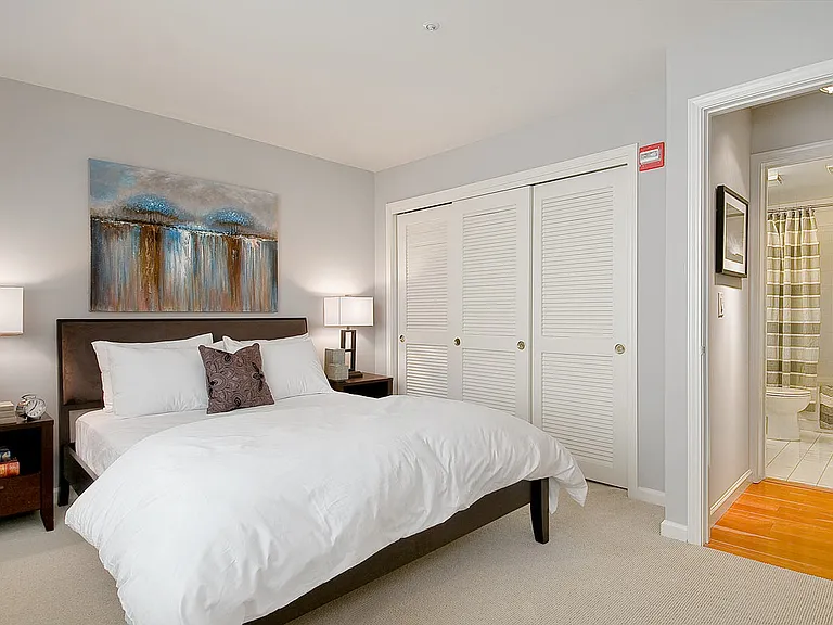 650 Chestnut St #302 — Photo 16