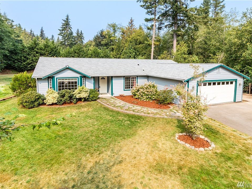 Beautiful rambler on almost an acre