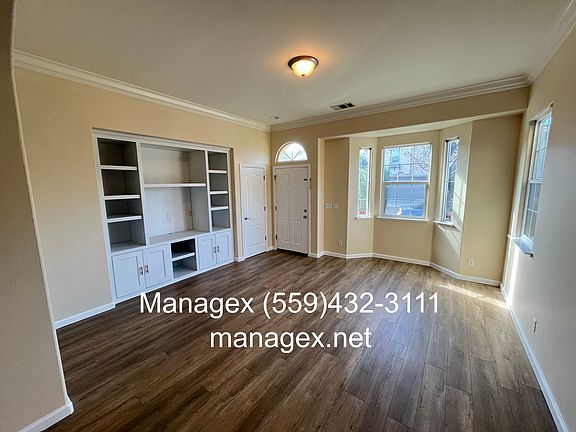 3rd image of 1559 N Dara Ave