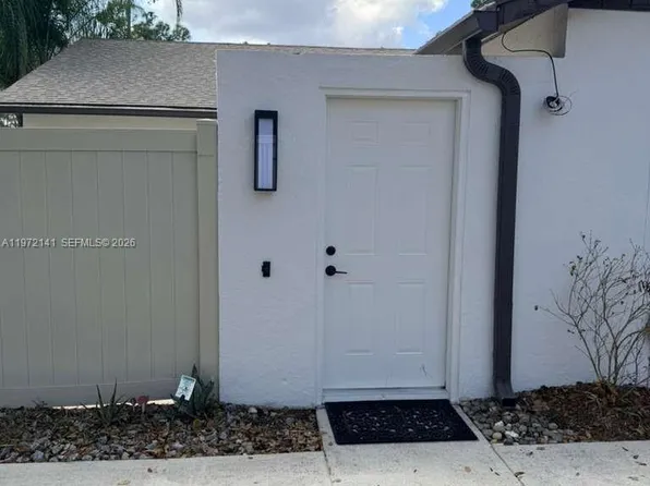 1350 Periwinkle Pl, Wellington, FL 33414