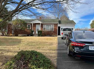 225 Chinquapin Trl, Christiansburg, VA 24073