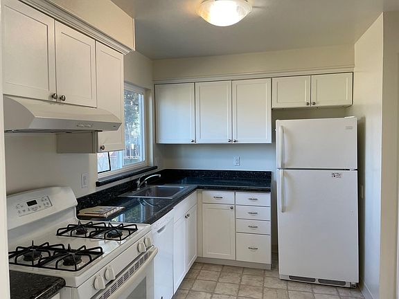 5th image of 308 Alta Loma Dr