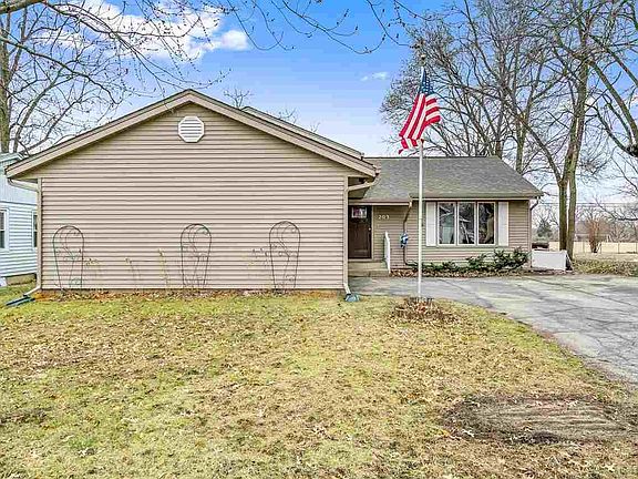2nd image of 203 Sycamore Ln
