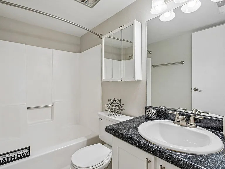 Brighton Place Apartments — Photo 66