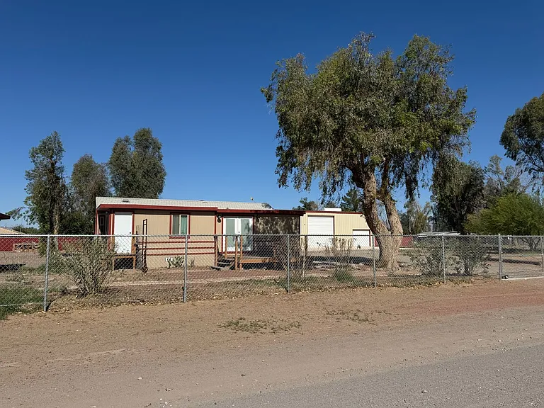 8893 S Calle Del Media — Photo 2