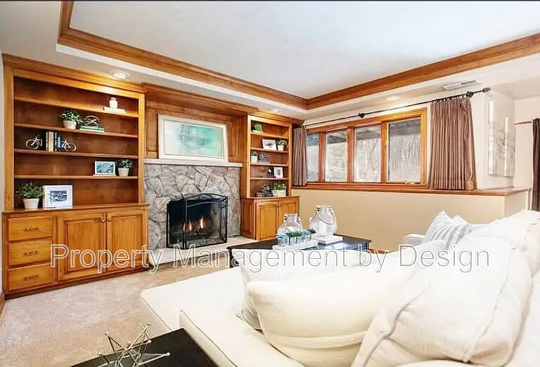 921 Vineland Ct — Photo 23