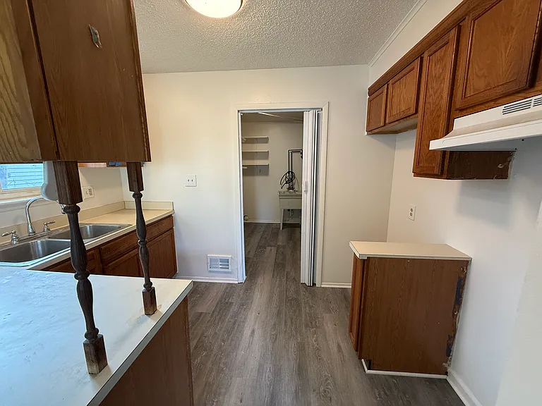 20748 Woodward St — Photo 2