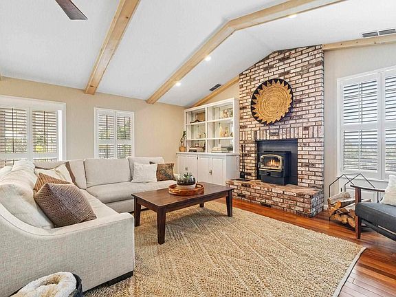 5th image of 14991 Curtis Cir