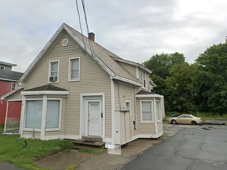 32 S Main St