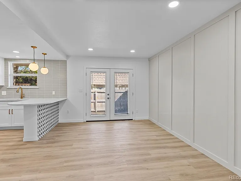 1200 S Monaco Street Pkwy #27 — Photo 5