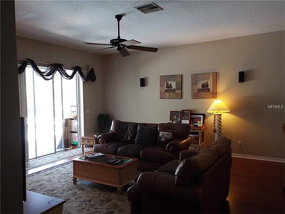 3rd image of 1419 Deerbourne Dr