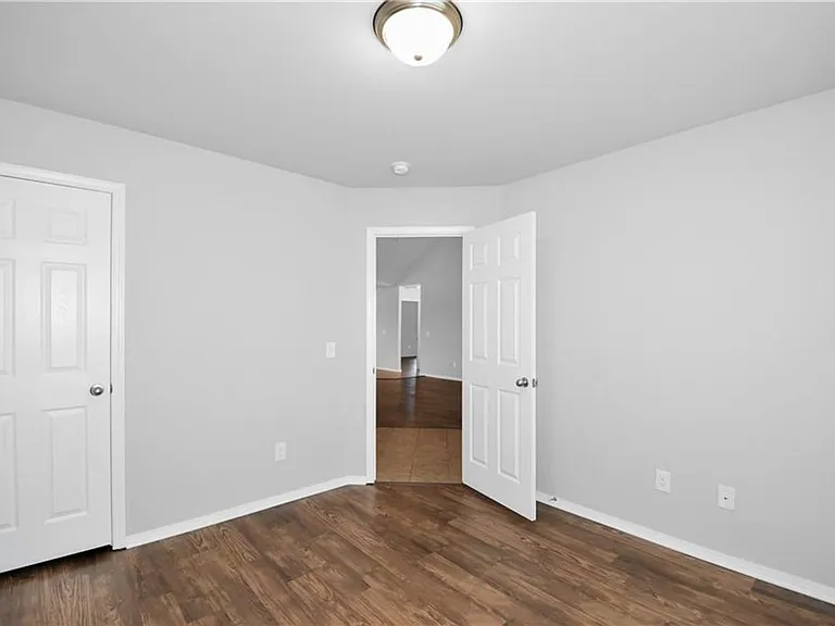 1240 Lariat Dr — Photo 11
