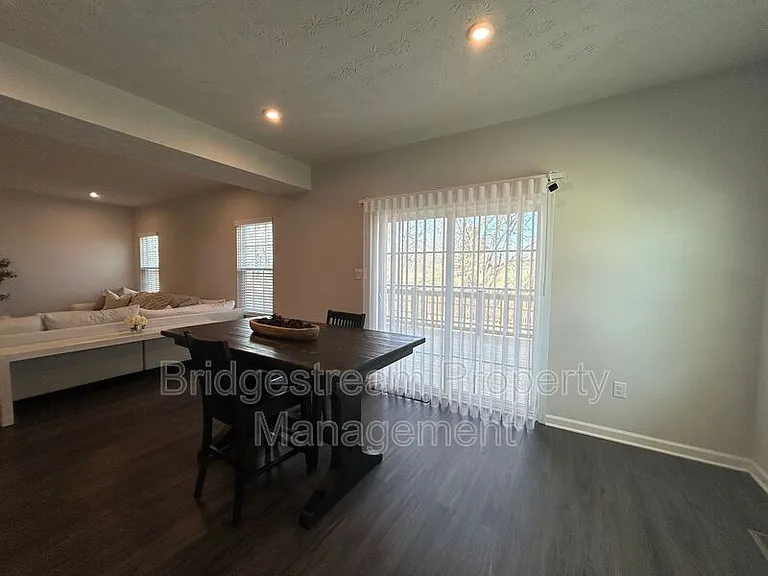 14 Cascade Dr — Photo 8