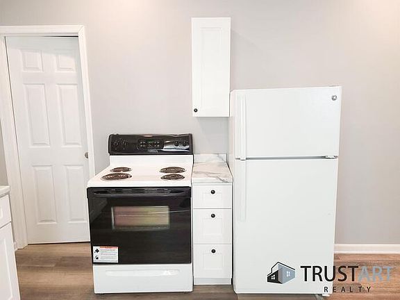 4th image of 4724 Oxford Ave #1