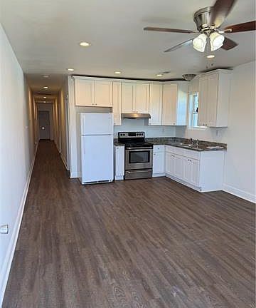 2nd image of 3308 Clematis St