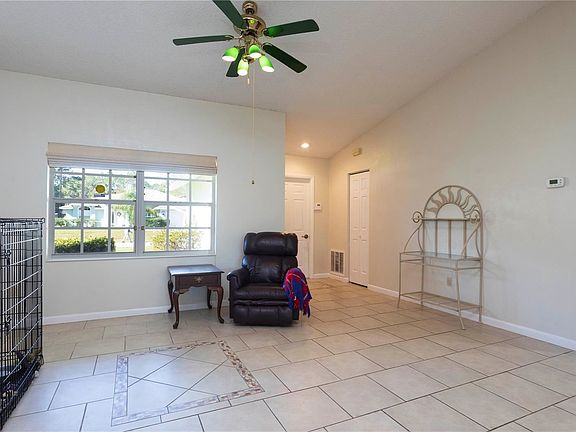 4th image of 25 Barbera Ln