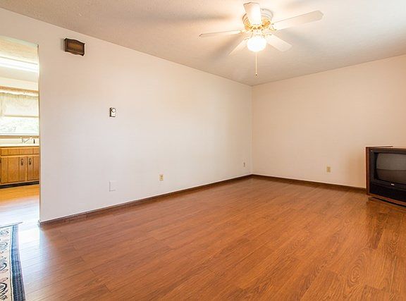 4th image of 2462 Wedgewood Dr