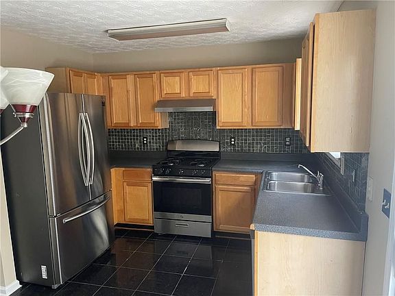 3rd image of 3955 Jackson Shoals Ct