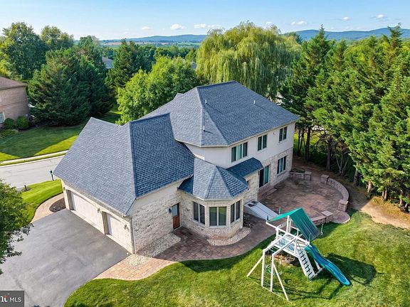 4th image of 1124 Sarazen Way
