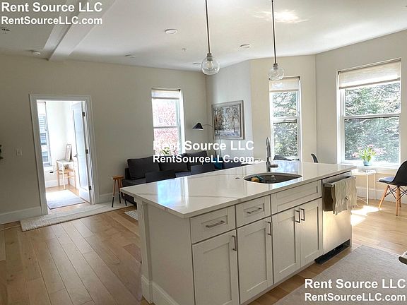 4th image of 12 Arnold Cir #7