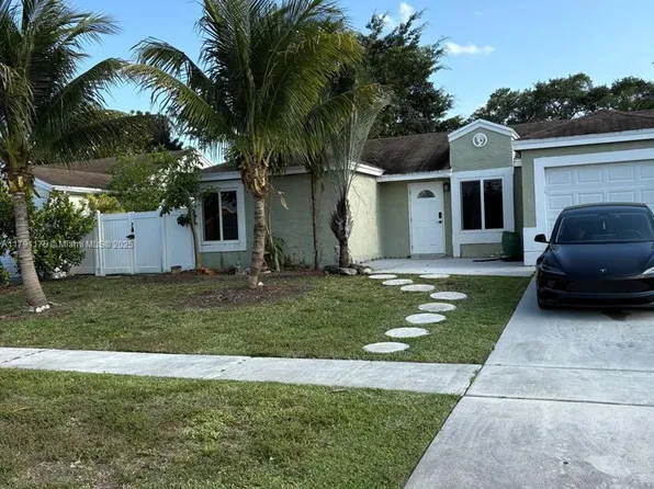 18982 Cloud Lake Cir, Boca Raton, FL 33496