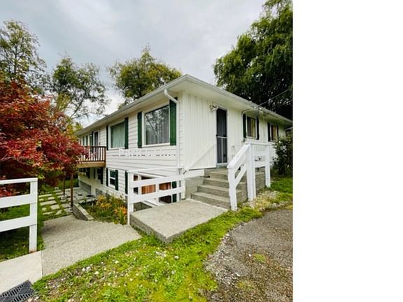 2nd image of 2208 Grandview Dr W