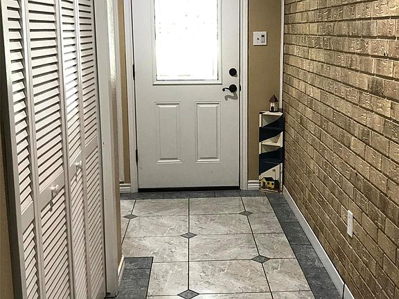 5th image of 438 Southern Oaks Dr