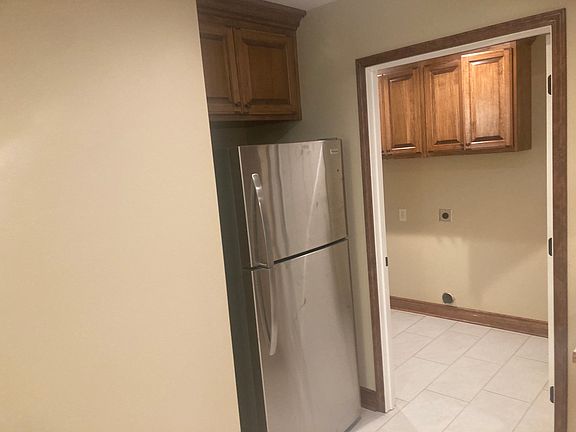 4th image of 6145 Evelyn St #A