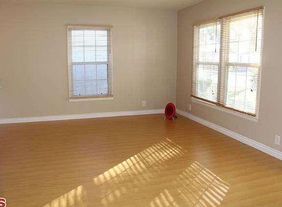 3rd image of 15202 Flallon Ave