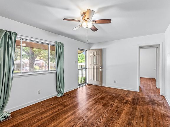 5th image of 208 Wisteria Dr