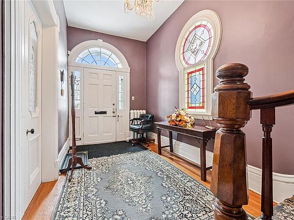 2nd image of 143 Norfolk St