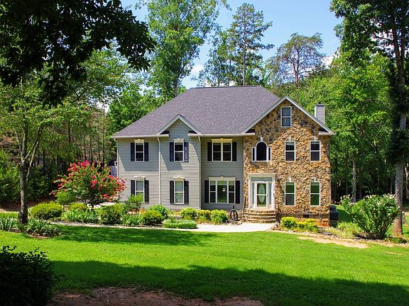 2nd image of 134 Oasis Dr