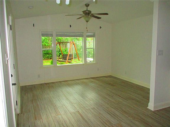3rd image of 3808 Octavia St #3808
