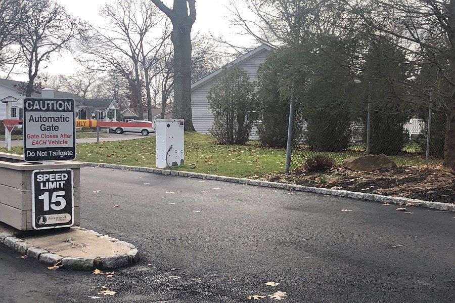 2nd image of 1407 Middle Rd Unit 208