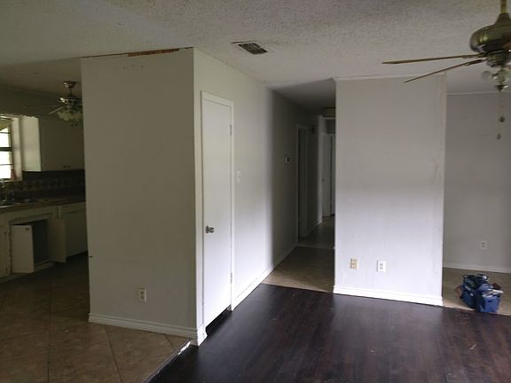3rd image of 3204 Mona Dr