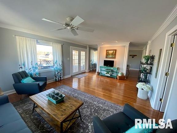 3rd image of 839 Red Bud Pl