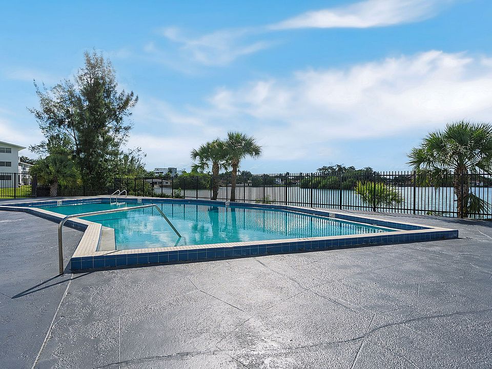 4-web-or-mls-LakeShore_Presidential_DSC6917