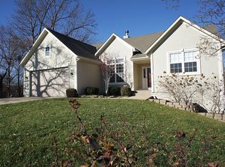 928 NE Emily Ln, Lees Summit, MO 64086