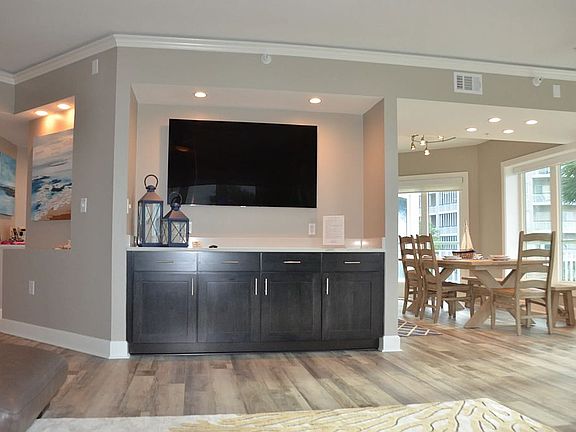 4th image of 63 Ocean Ln APT 2220