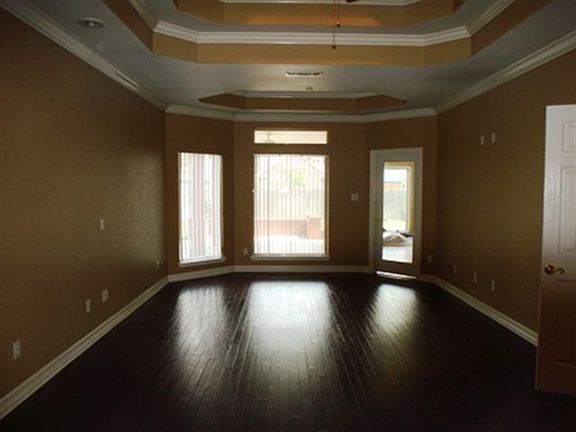 5th image of 8000 Eyre Dr