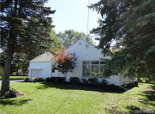 8215 Wolcott Rd, East Amherst, NY 14051