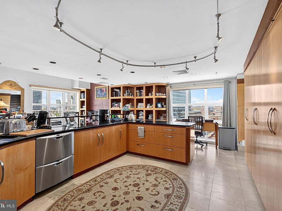 1st image of 250 President St Unit 1402