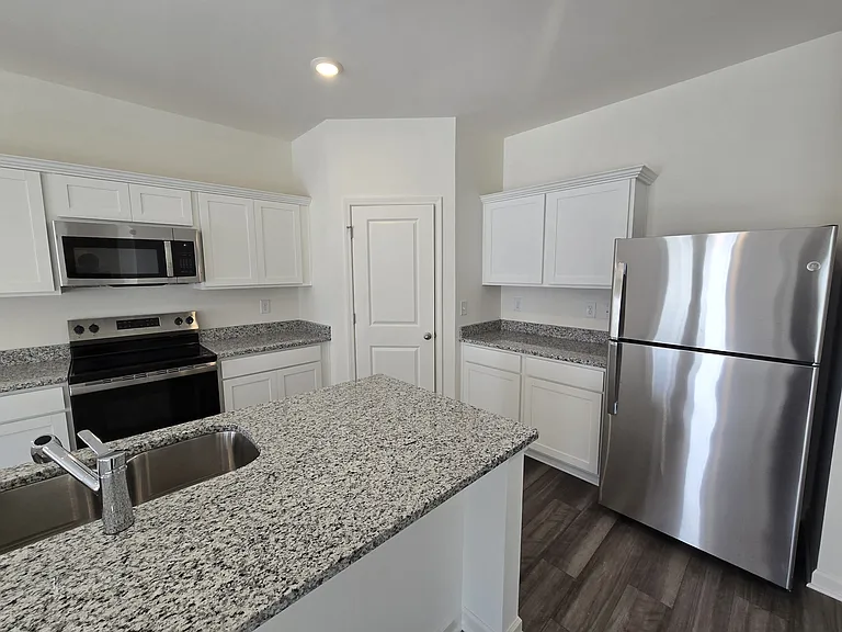 73 Rowlett Pl — Photo 5
