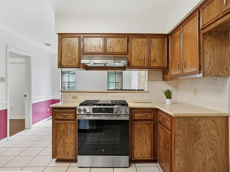 306 Woodstone Dr — Photo 14