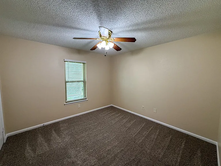 7724 Rustling Pines Dr — Photo 9