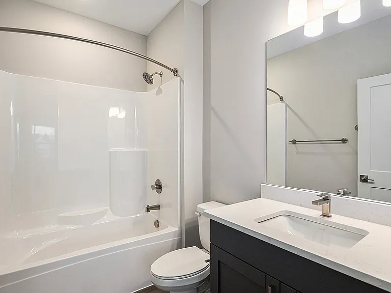 SummitTownhomes_2Bedrooms_Bathroom3