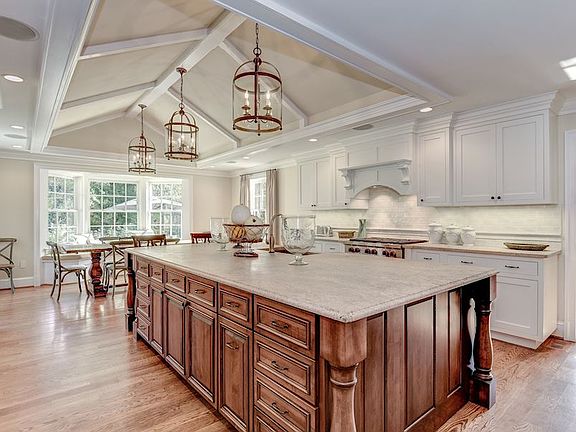 Completely renovated interior w/classic taste and quality