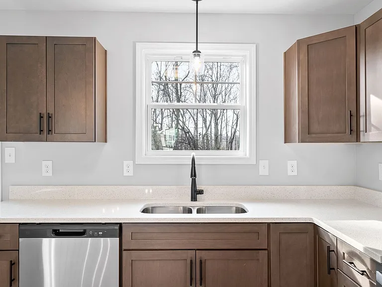 332 Church St — Photo 12