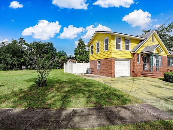 4th image of 325 Circle Dr